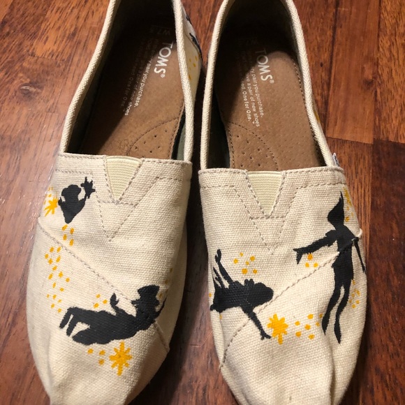 Handpainted Peter Pan TOMS - Picture 7 of 10